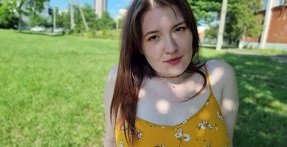 Một đêm tuyệt vời với một cô gái xinh đẹp trên chuyến đi xa